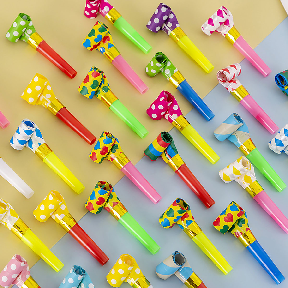 30 Uds. Silbatos coloridos de  - Party Games Engagement reseña y precio